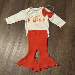 Baby girls’ “Hey Pumpkin” outfit. NWOT